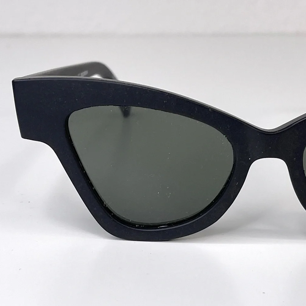 LE SPECS Hourgrass NEW Black Matte Sunglasses Cat Eye NEW